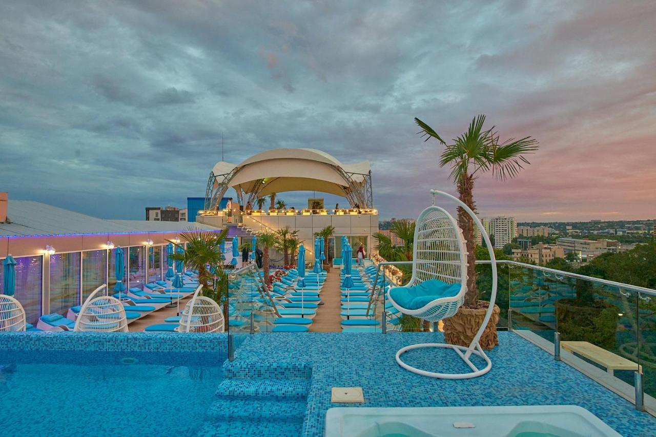 Hotel & Spa Nemo With Dolphins Charkiw Exterior foto